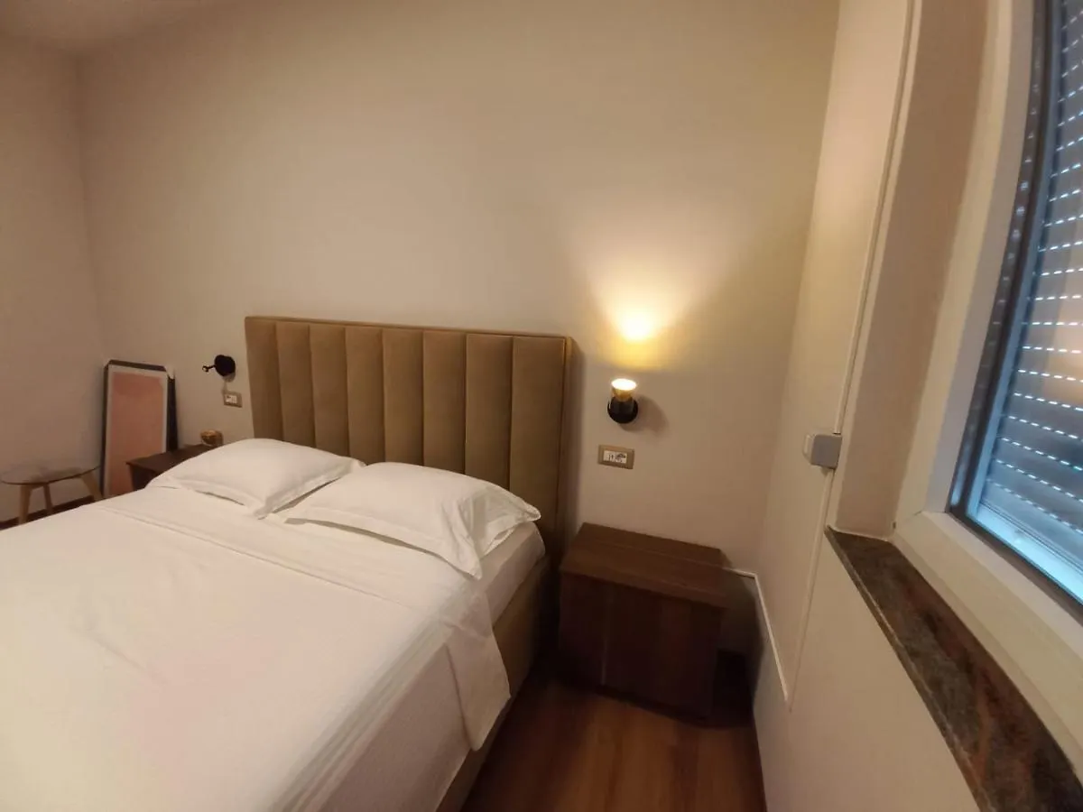 Vendégház Penthouse Rooms & Aparts Tirana