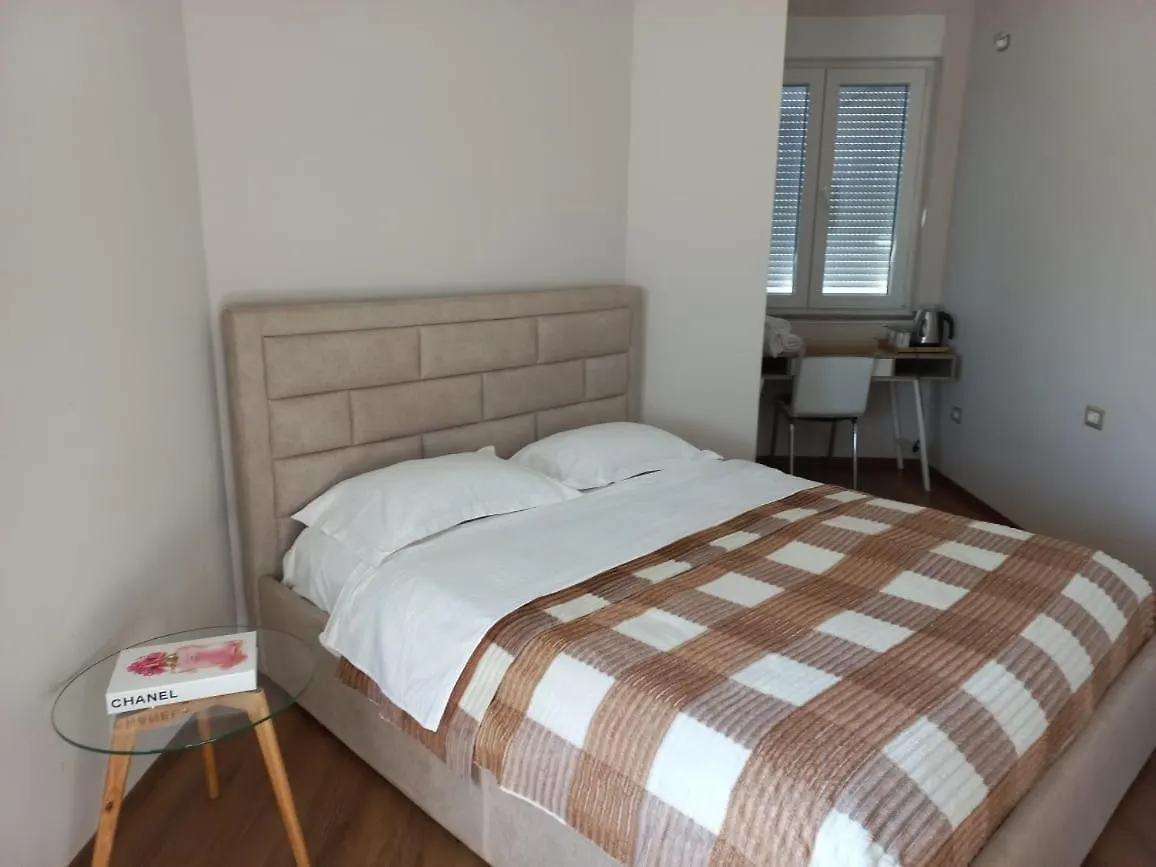 Vendégház Penthouse Rooms & Aparts Tirana
