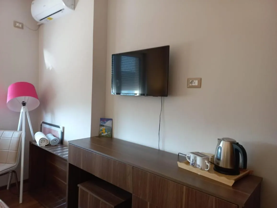 Penthouse Rooms & Aparts Tirana