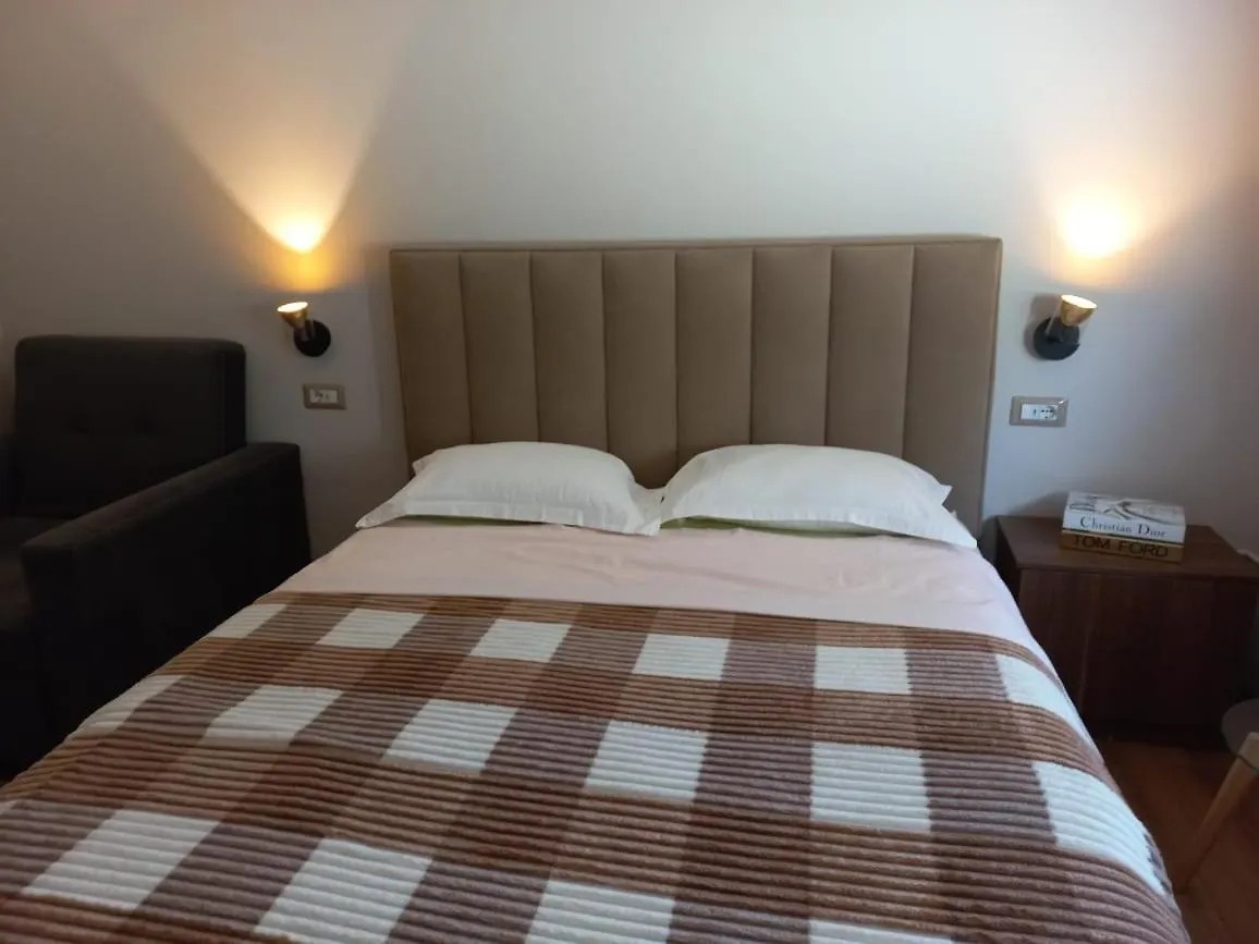Vendégház Penthouse Rooms & Aparts Tirana